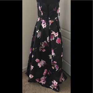 Sequin Hearts Special occasion strapless dress🆕